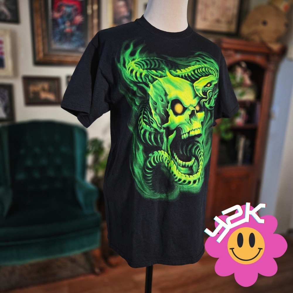 Vintage Y2K Fruit of the Loom HD Neon Green Skull Serpent‎ Graphic T-Shirt Tee